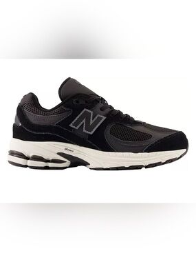 New Balance 2002 Black Sneakers Youth Size 6 Fits Women’s 7.5 GC2002BK